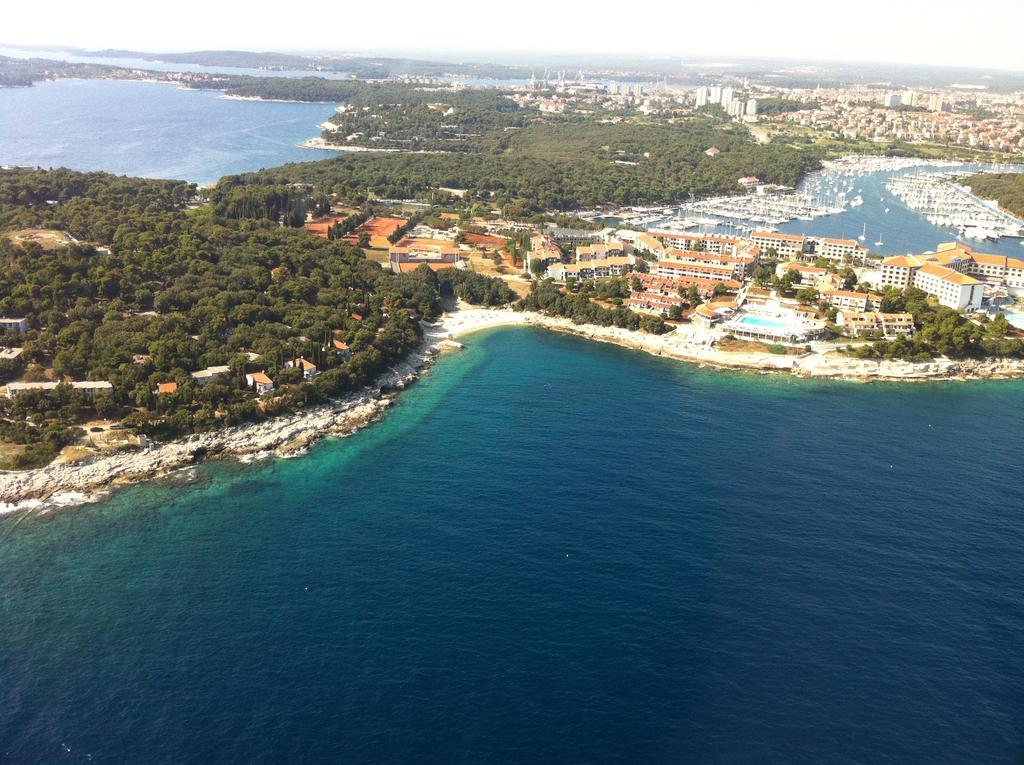 Dora * Pula